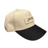 GORRA BEIGE Y NEGRO/PARCHE