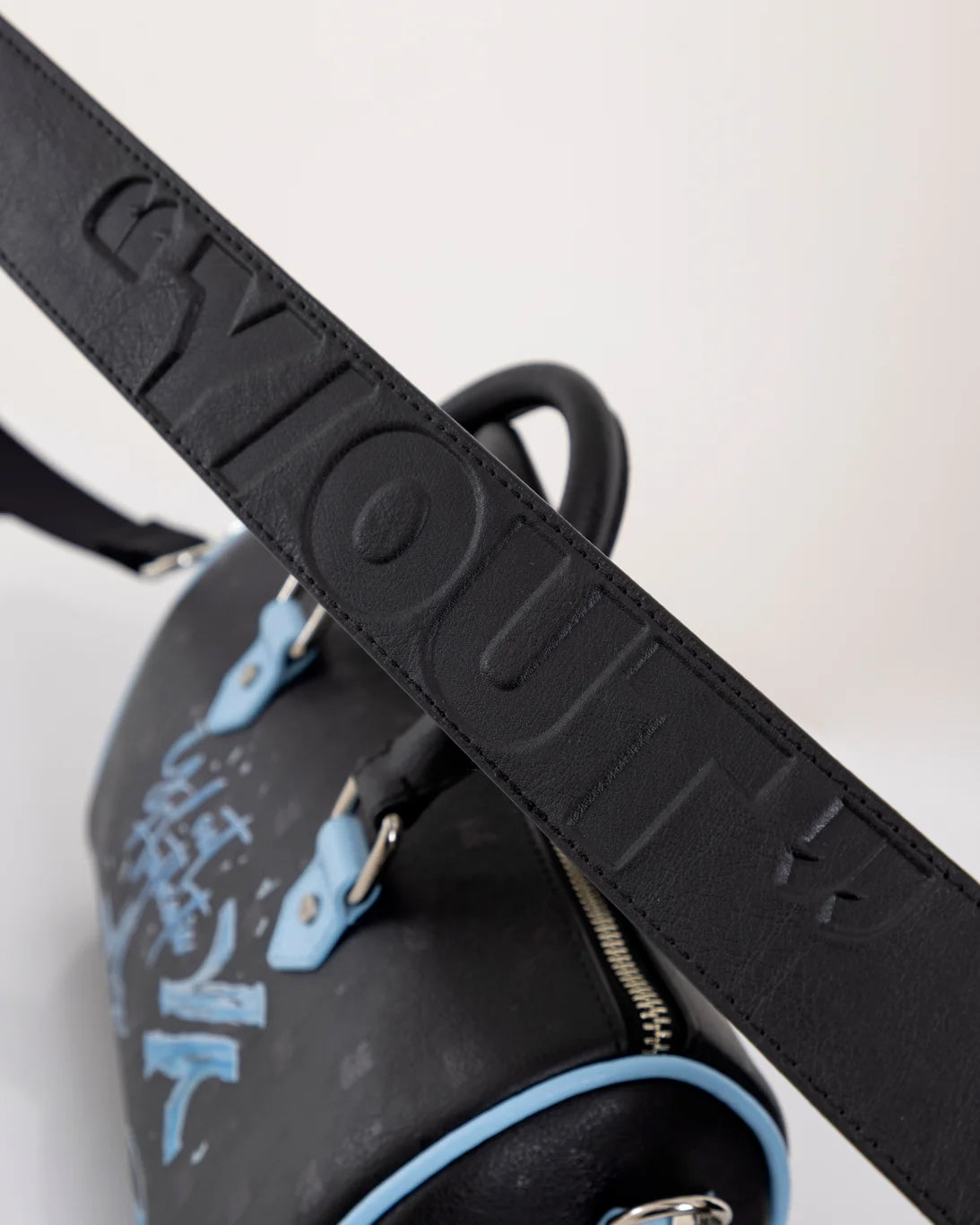 B022 - MINIDUFLE BAG