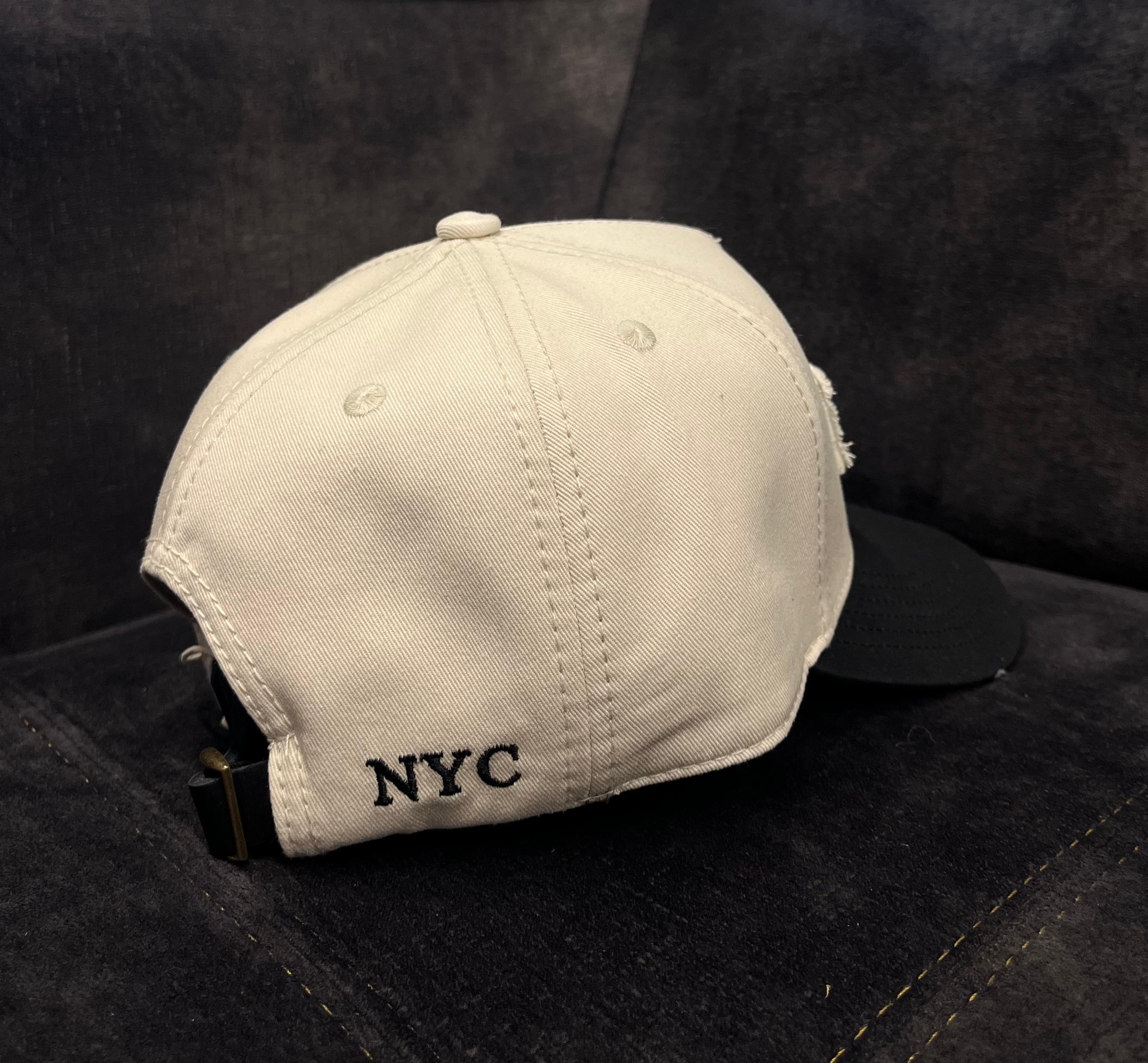 BOROUGS 034 - GORRA BEIGE Y NEGRO/PARCHE