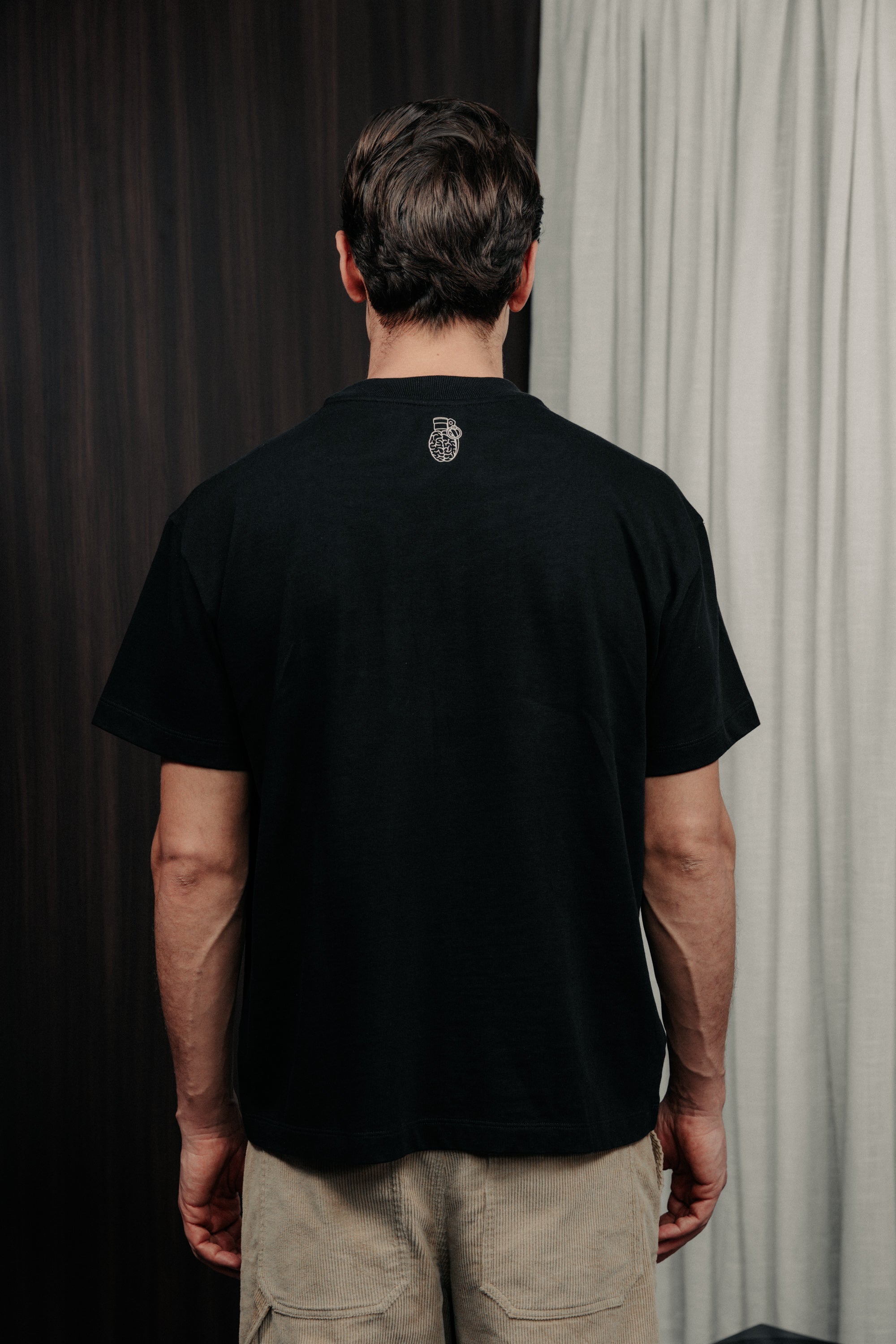 CLF3-1101 - BLACK CLASSIC FIT T-SHIRT