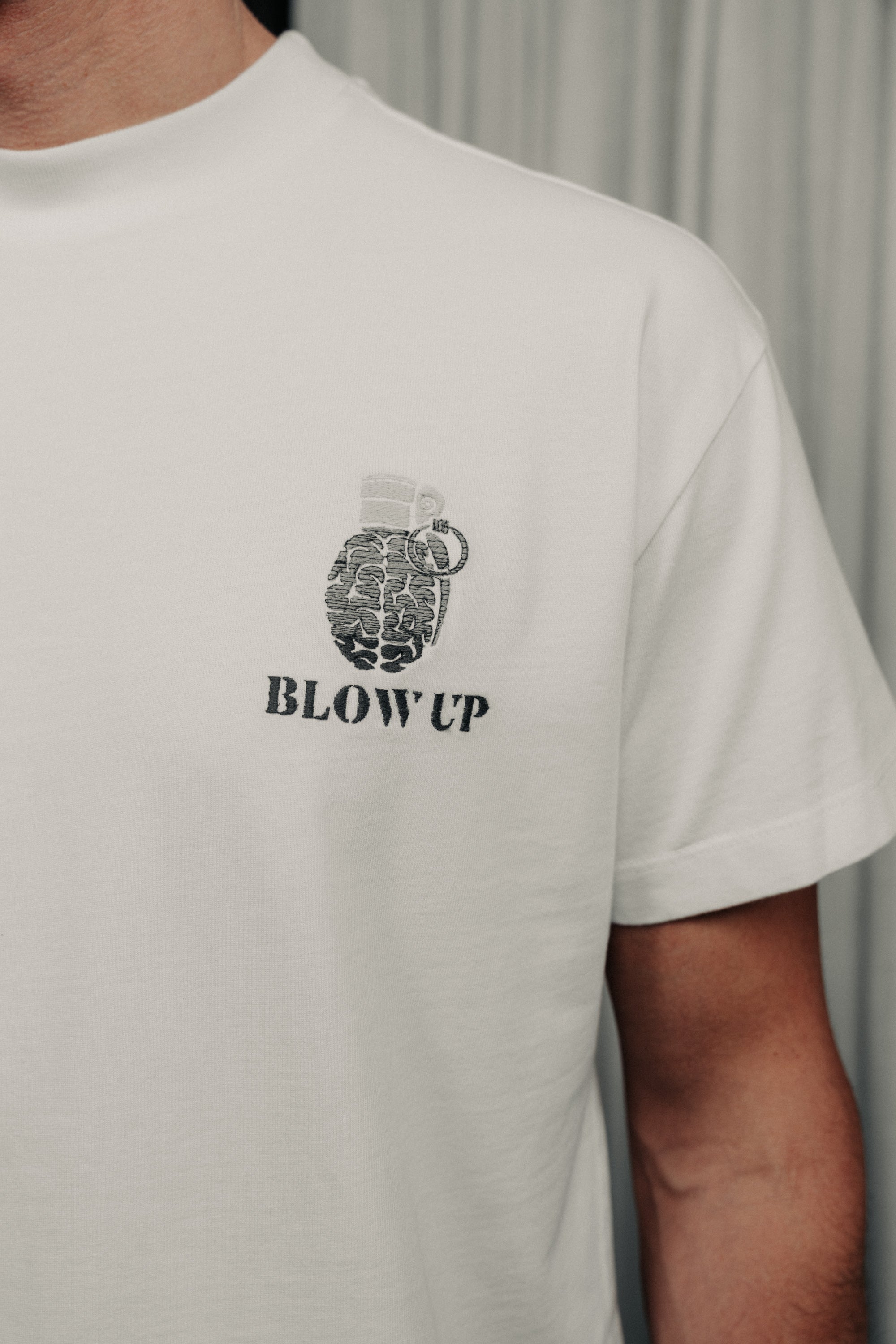 CLF2-0001 - WHITE CLASSICFIT