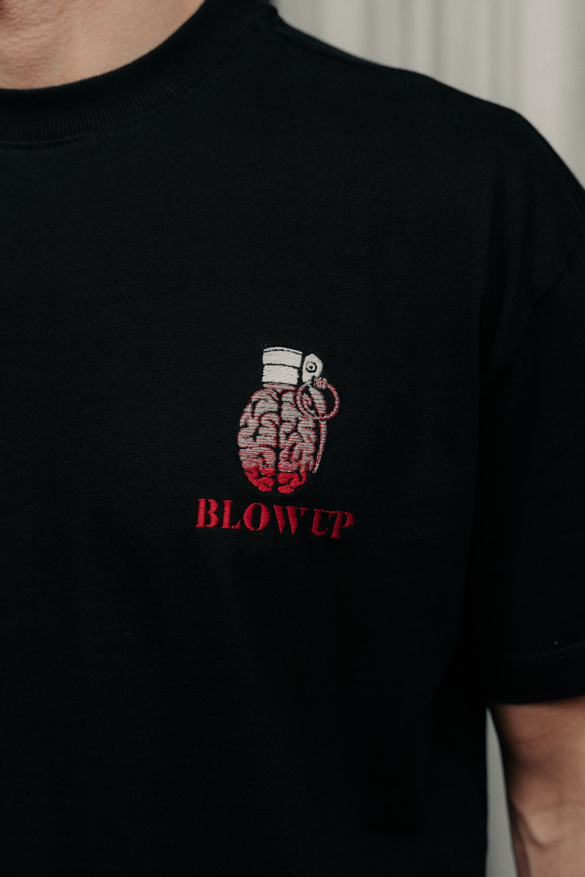 CLF2-1100 - BLACK CLASSIC FIT T-SHIRT