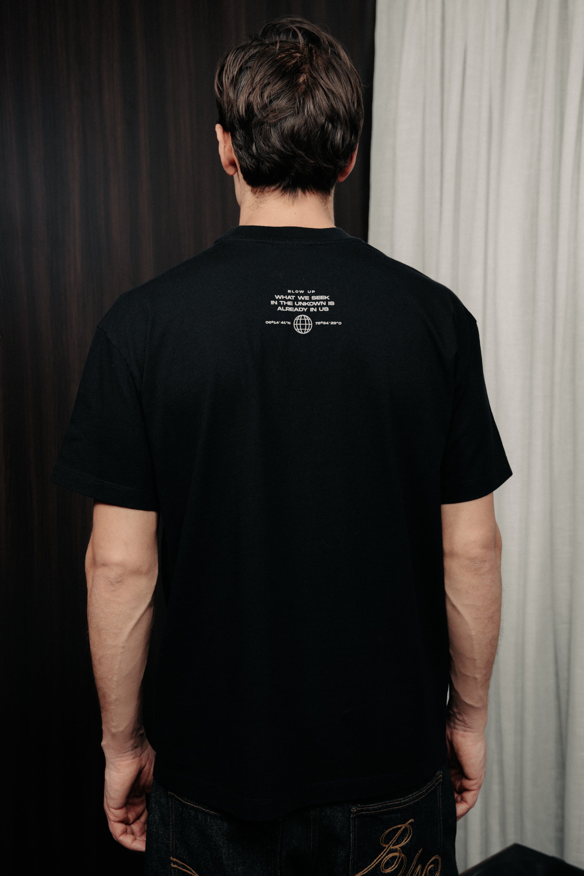 CLF2-1100 - BLACK CLASSIC FIT T-SHIRT
