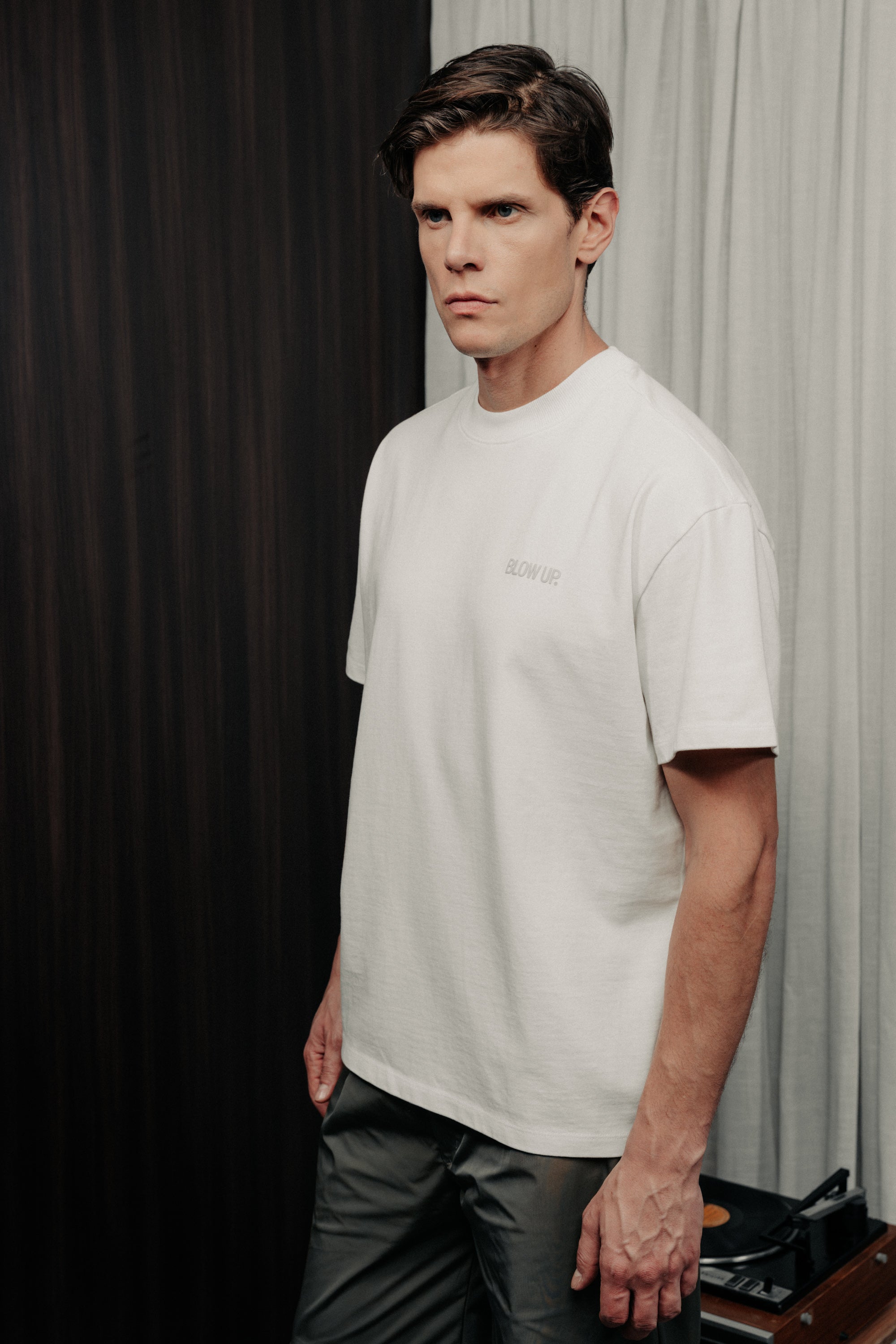 CLF4-1010 - IVORY CLASSIC FIT T-SHIRT