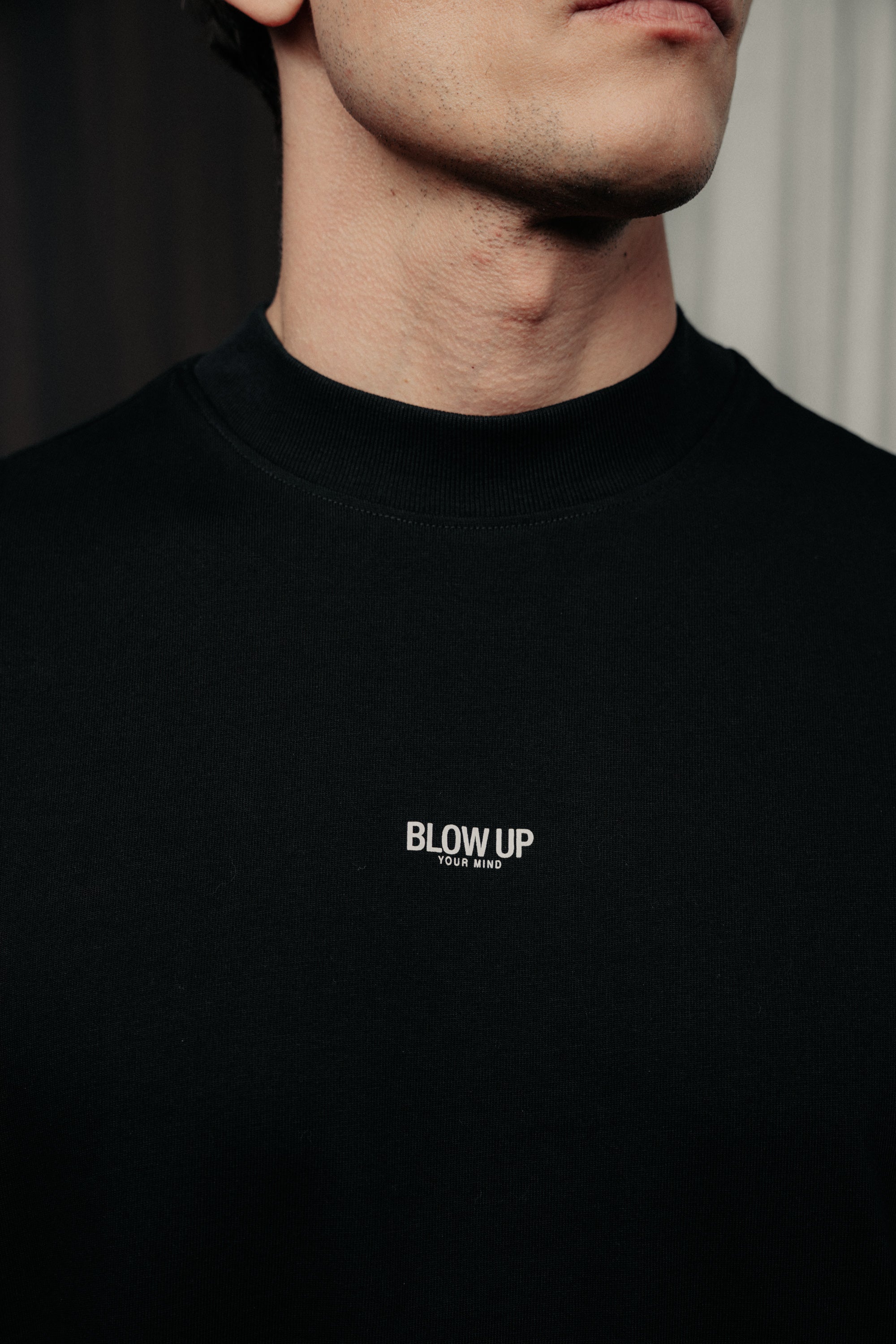 CLF4-1101 - BLACK CLASSIC FIT T-SHIRT