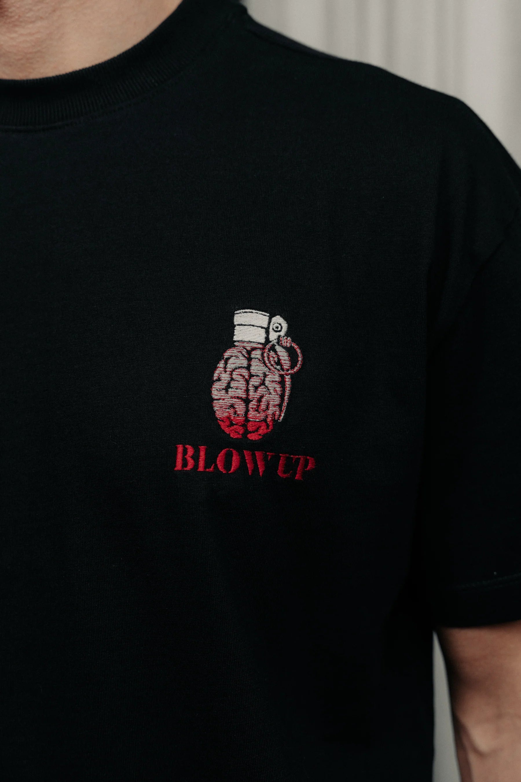 CLF2-1100 - BLACK CLASSIC FIT T-SHIRT