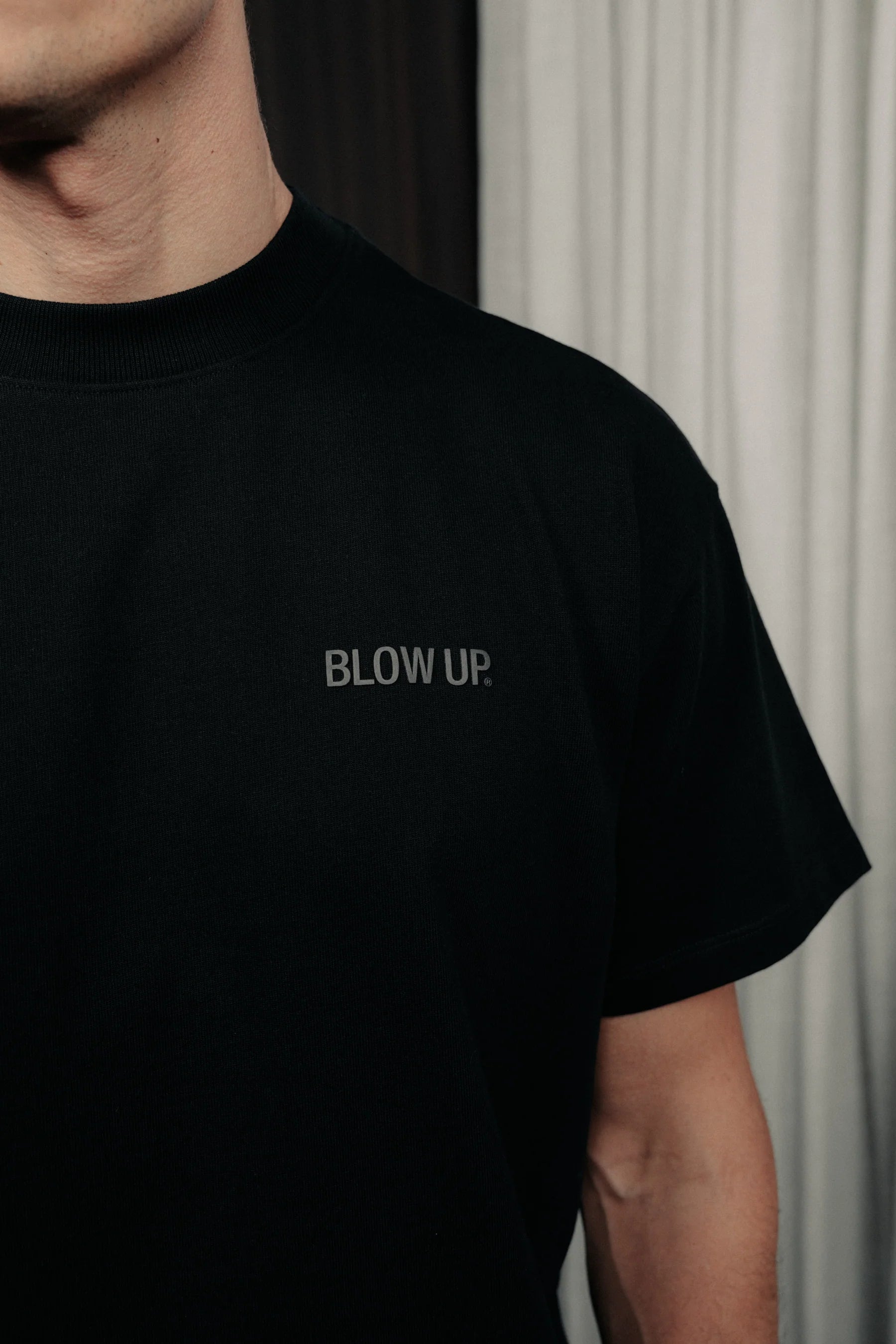 CLF4-1100 - BLACK CLASIC FIT T-SHIRT