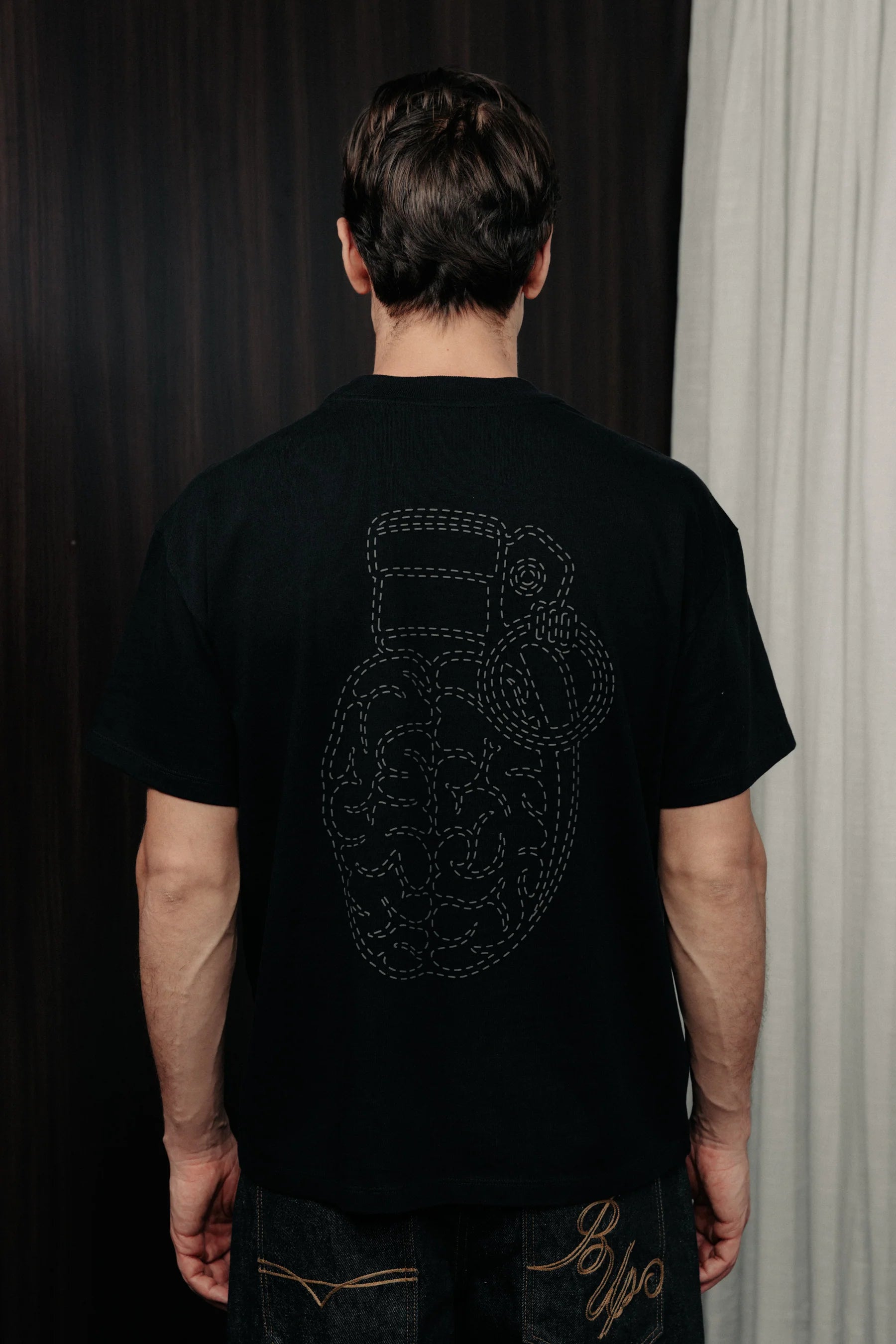 CLF4-1100 - BLACK CLASIC FIT T-SHIRT