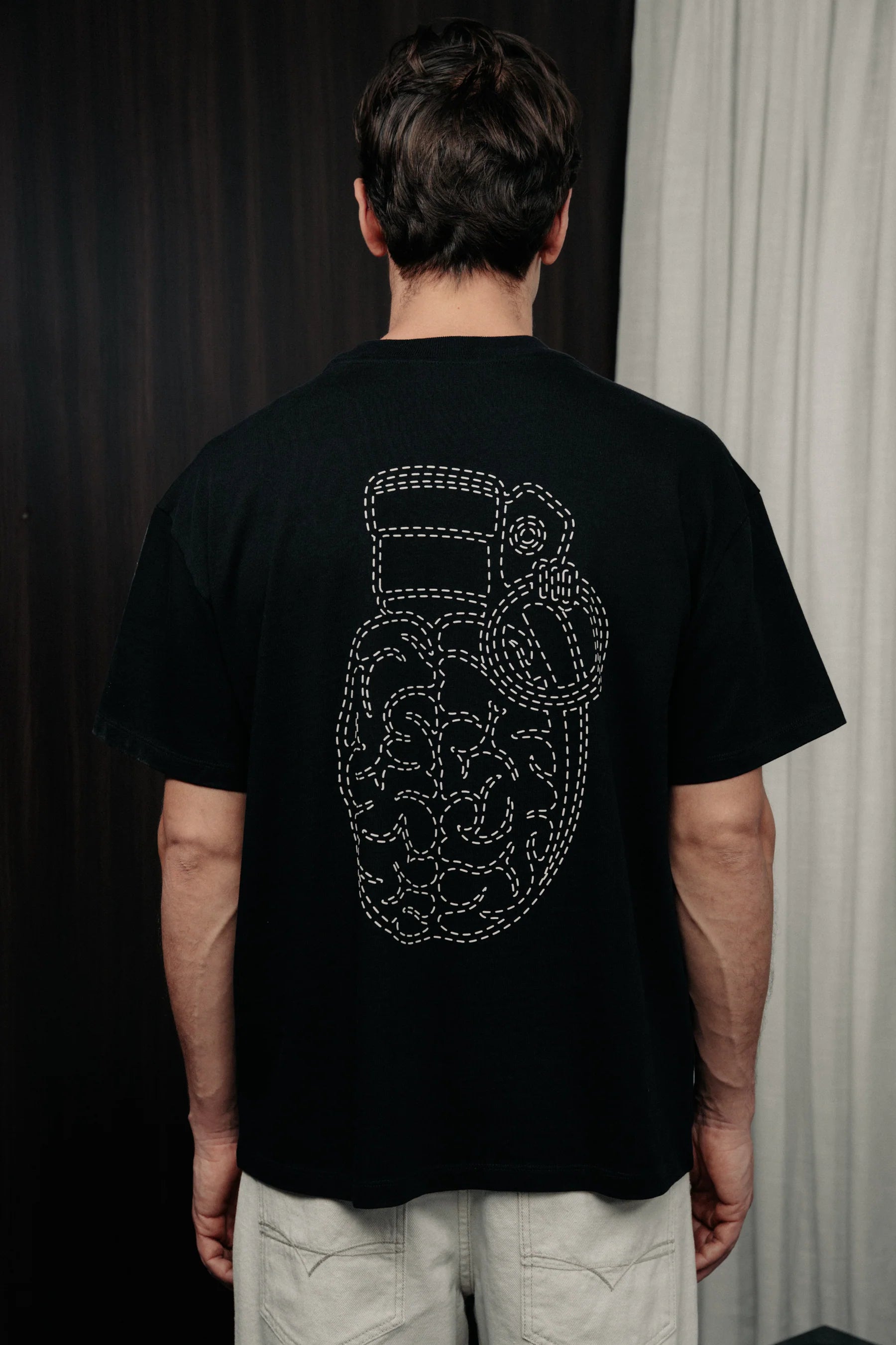 CLF4-1101 - BLACK CLASSIC FIT T-SHIRT