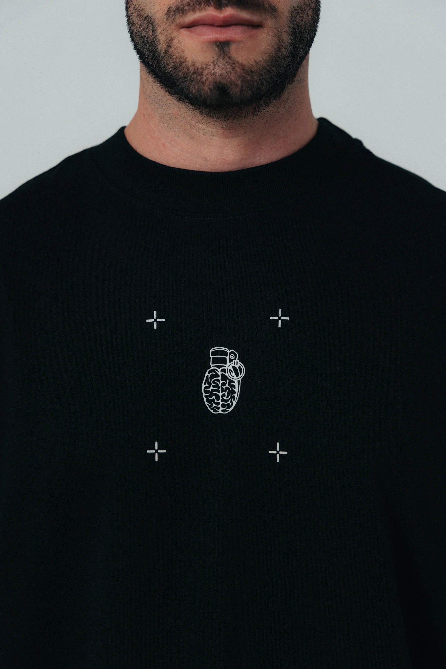 CLF6-1100 - BLACK CLASIC FIT T-SHIRT