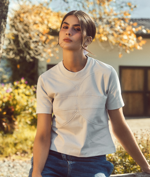 CLOGOTEXTEEBEIGE - CELEIT LOGO TEXTURED TEE BEIGE