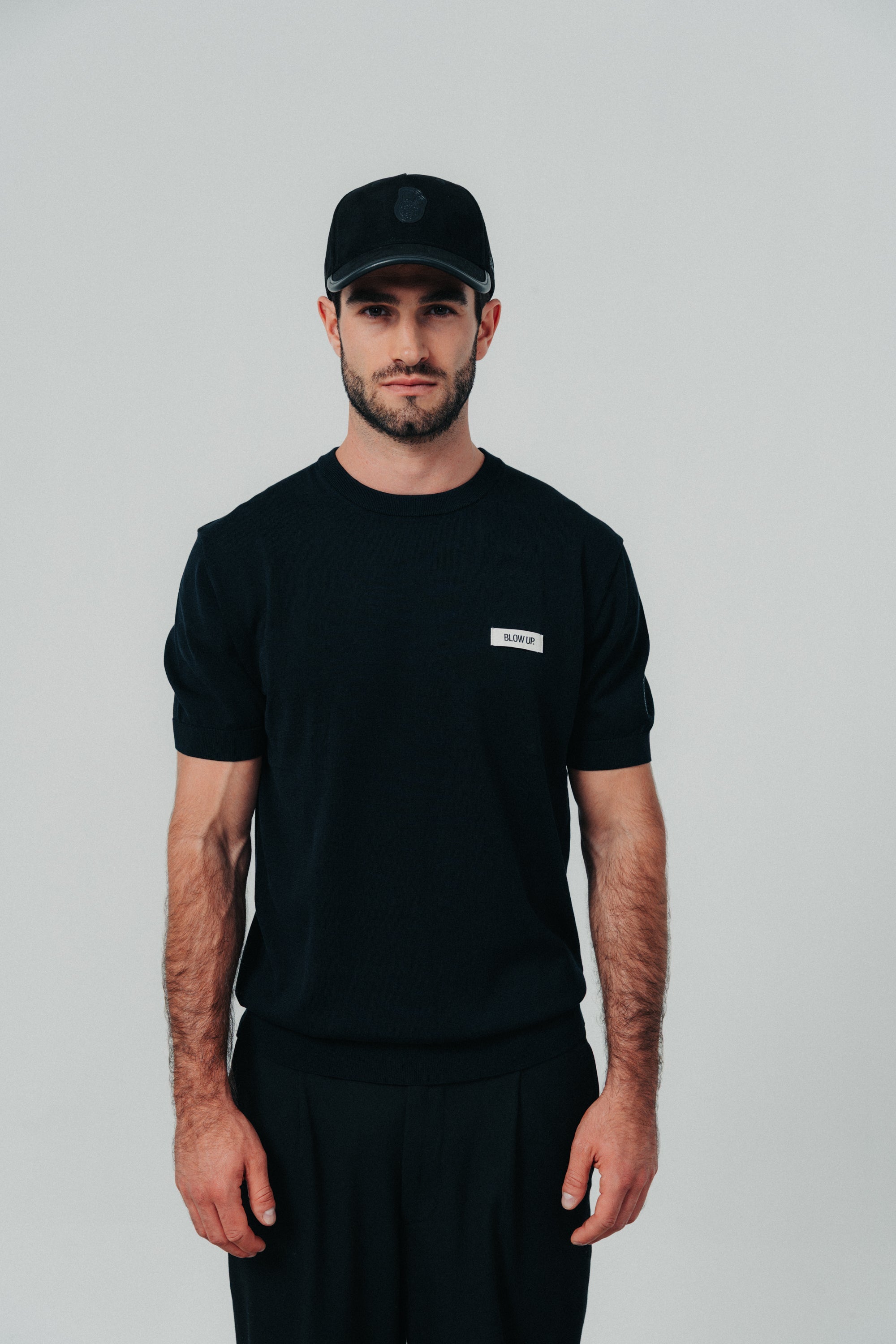 CT1-1100 - BLACK KNITTED T-SHIRT