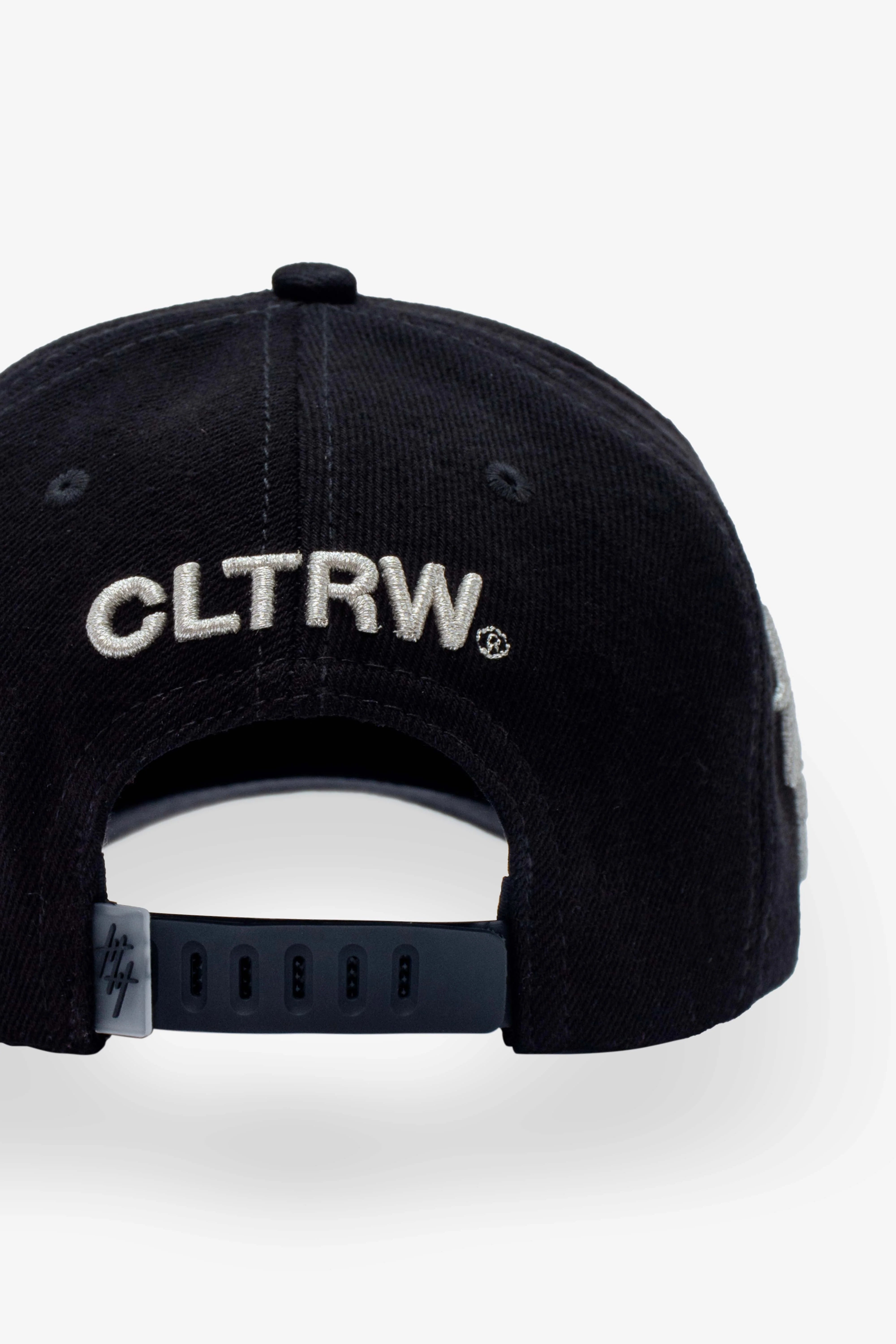 CWQ9-C02 - GORRA 5 PANELES NEGRA