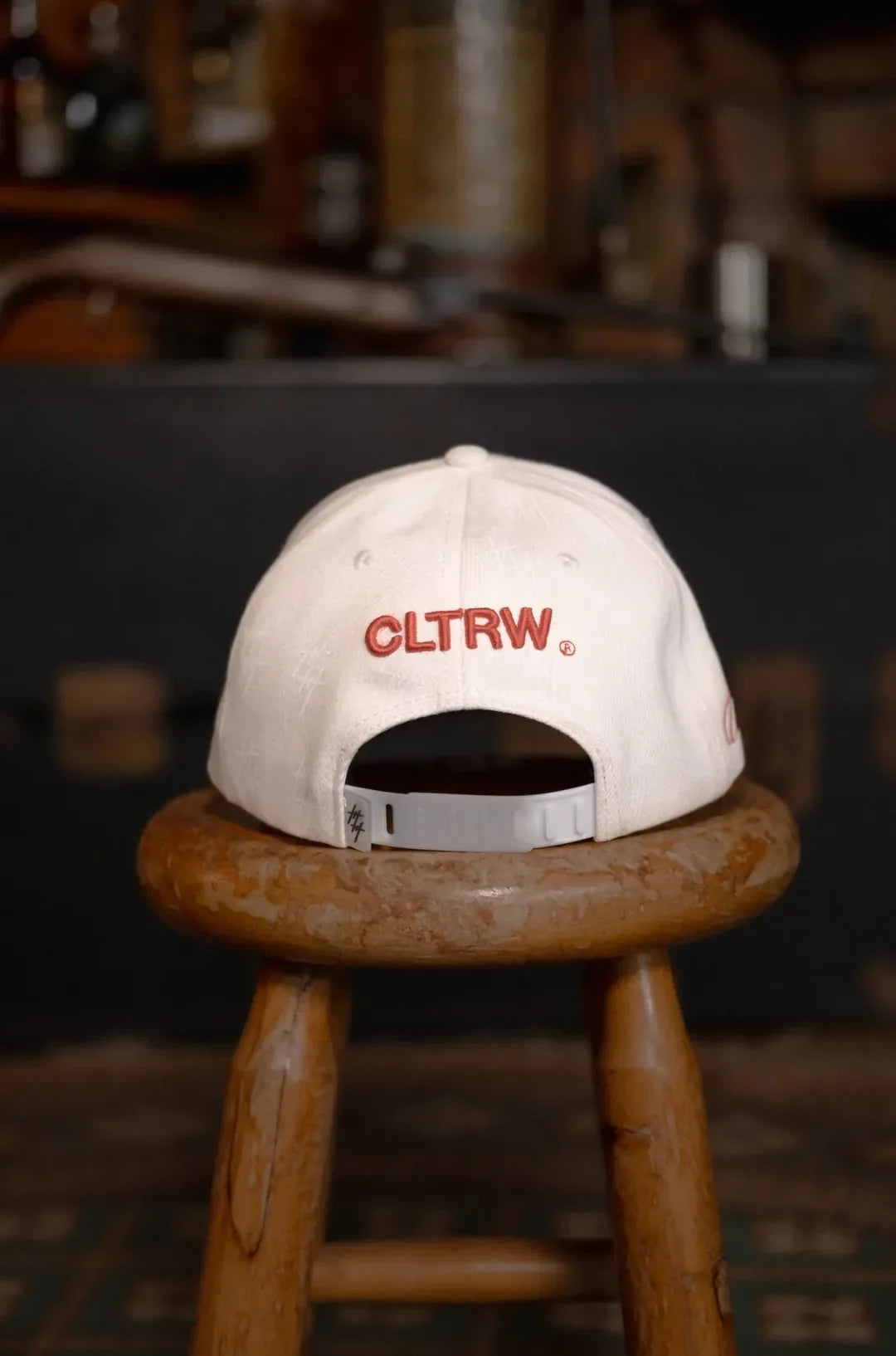CWQ9-C03 - Gorra Blanca Venado