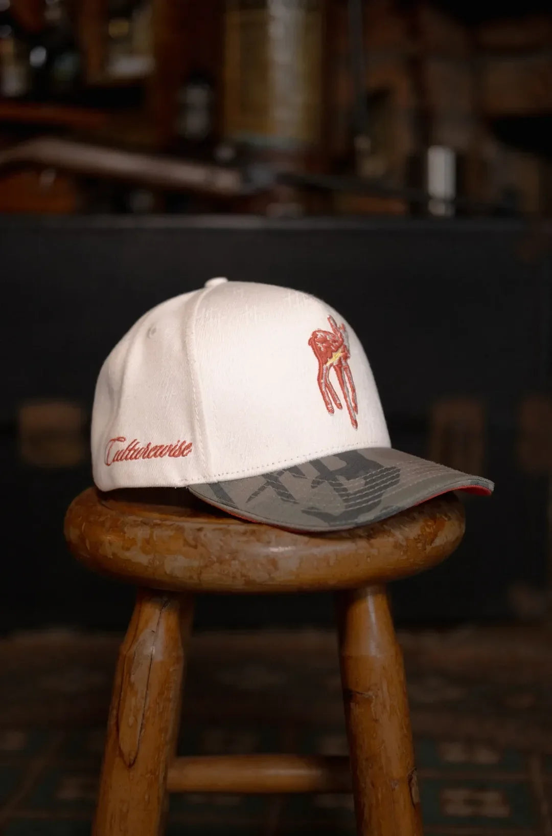 CWQ9-C03 - Gorra Blanca Venado
