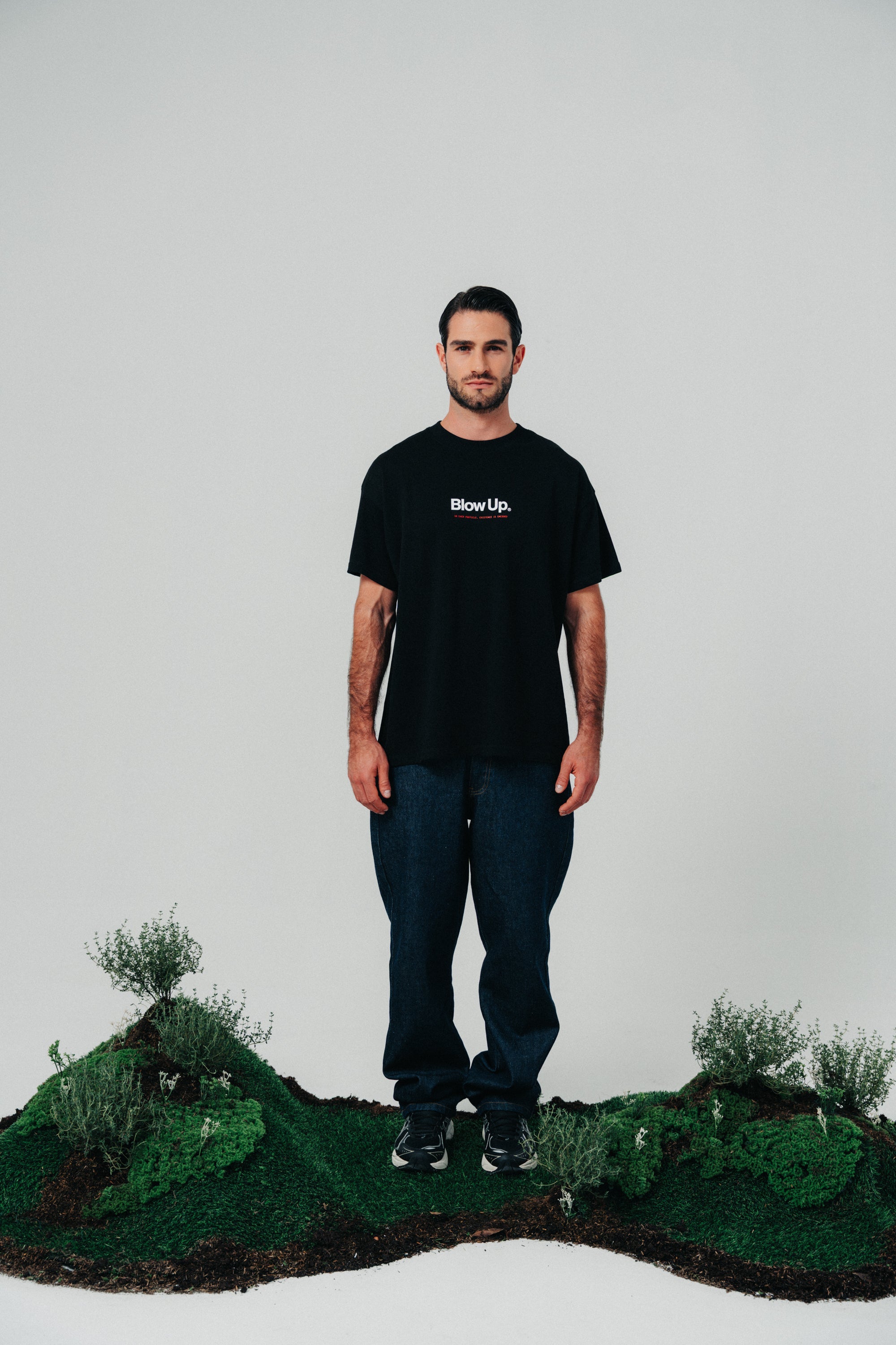 CR35-1100 - BLACK REGULAR FIT T-SHIRT