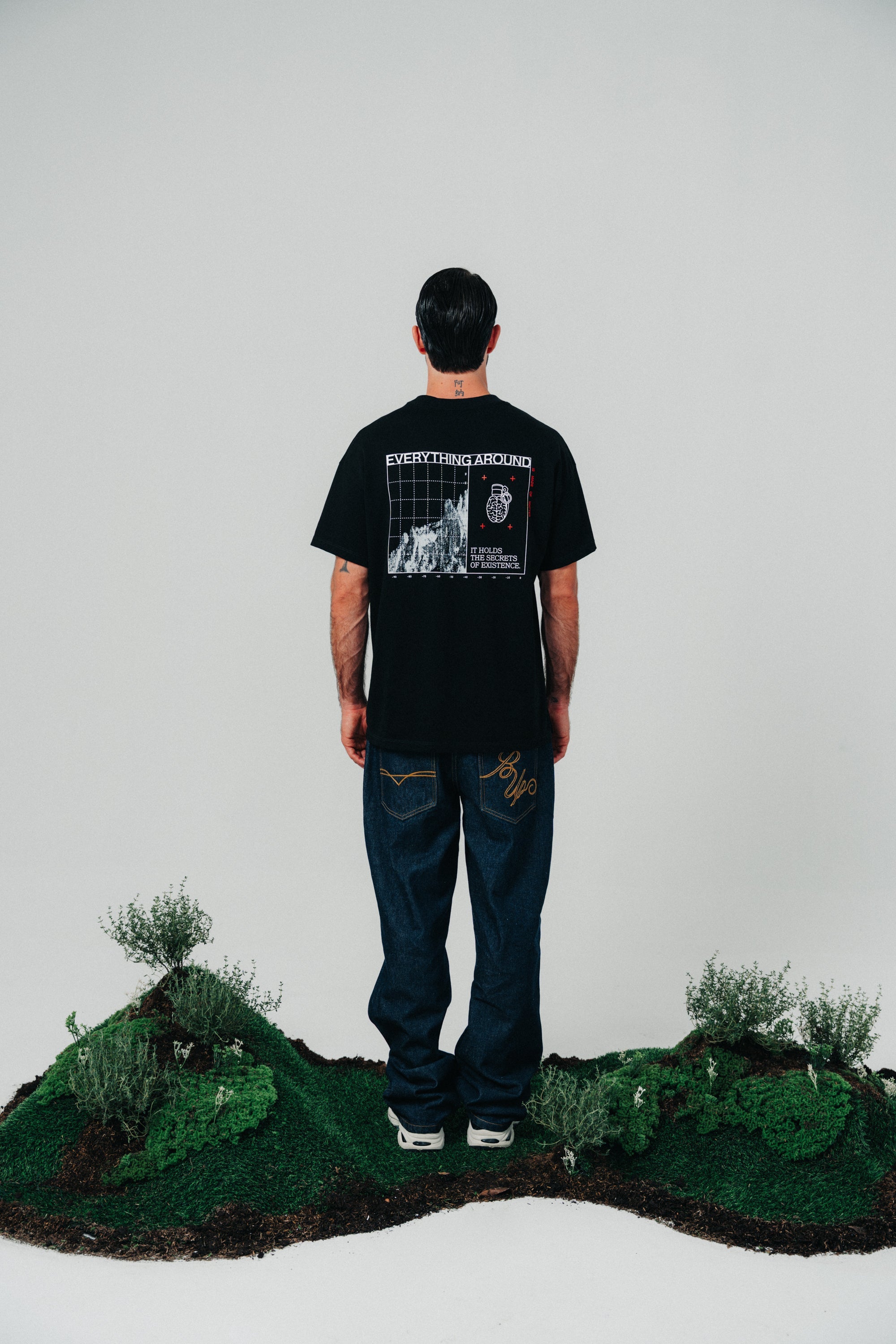 CR35-1100 - BLACK REGULAR FIT T-SHIRT