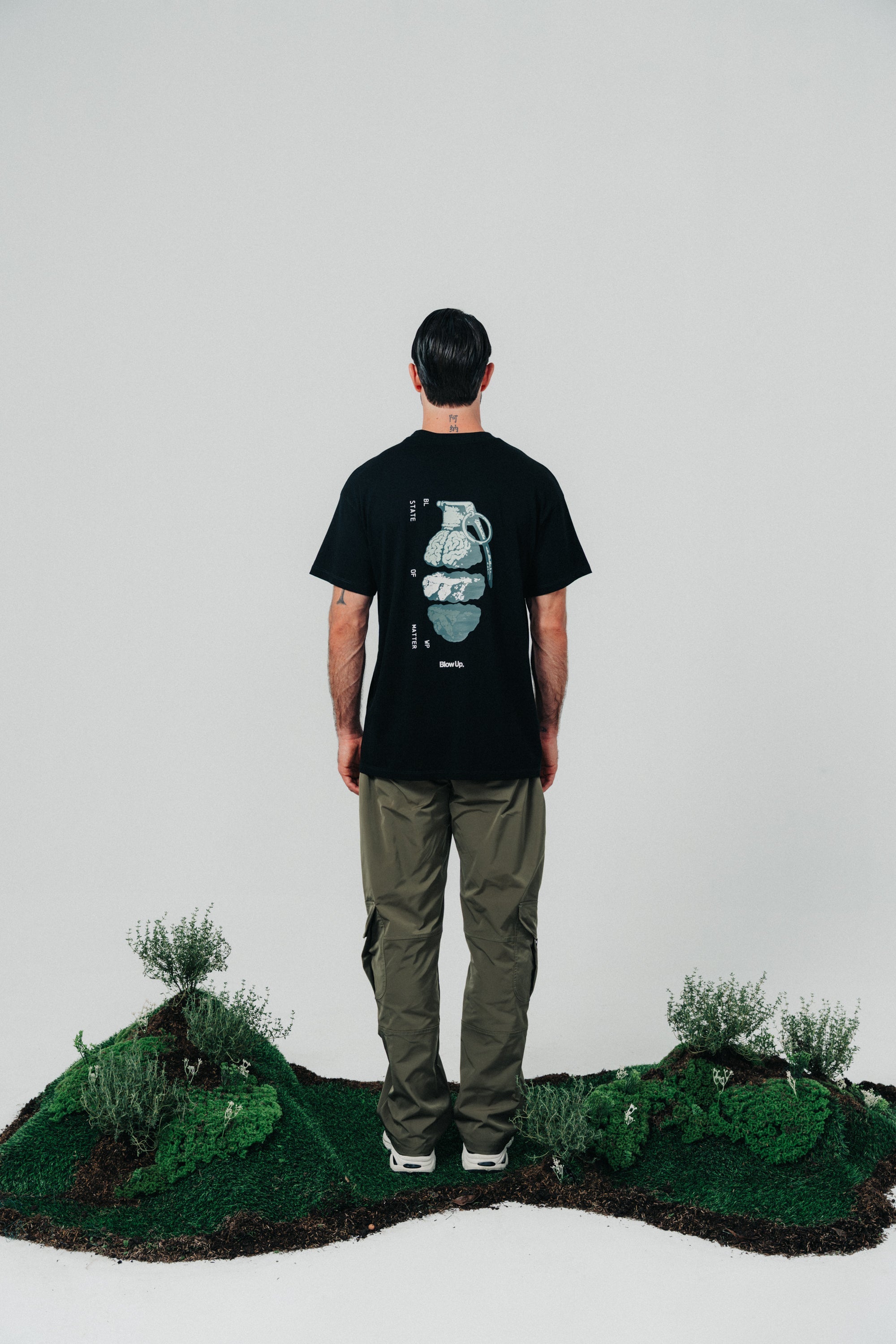 CR34-1100 - BLACK REGULAR FIT T-SHIRT
