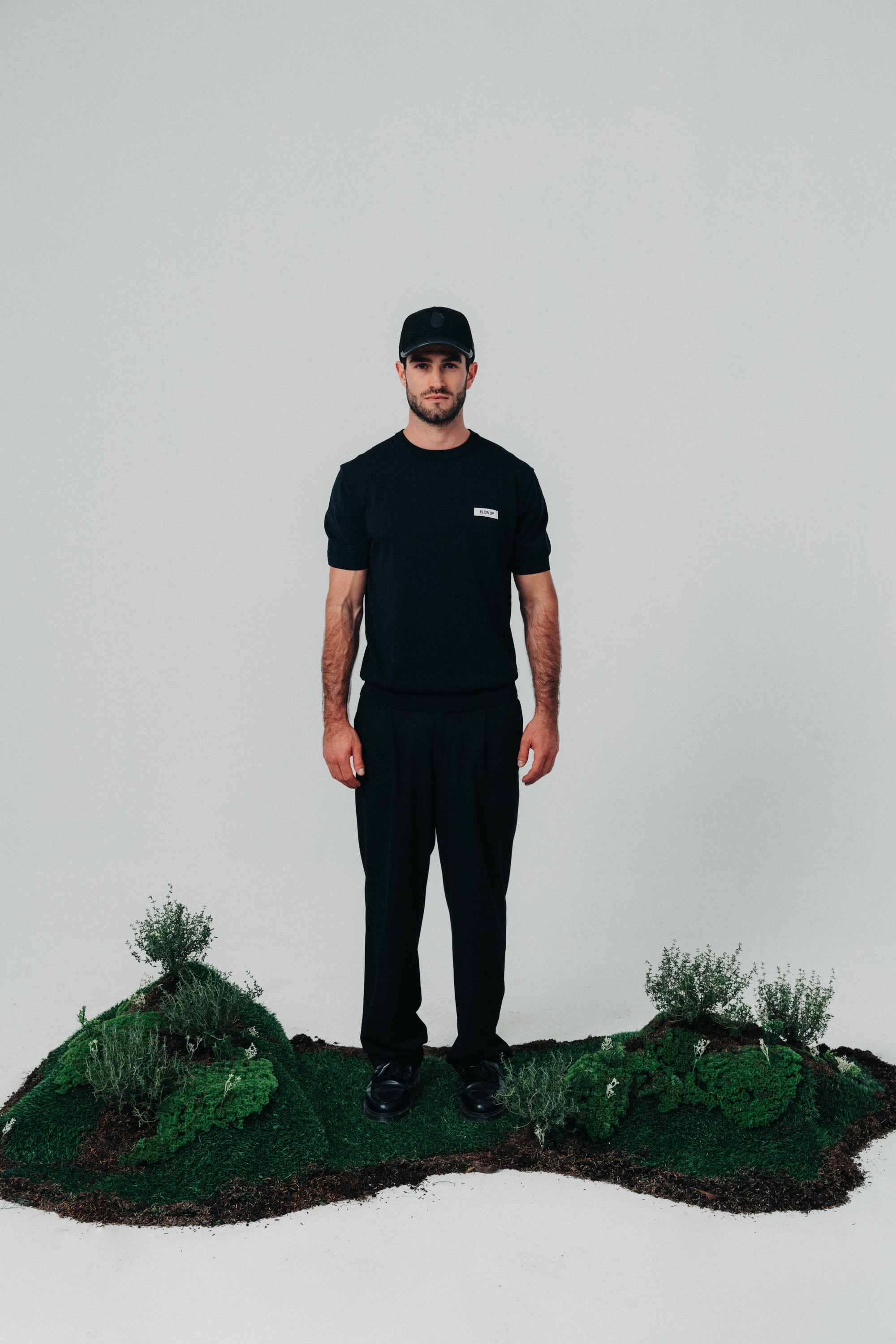 CT1-1100 - BLACK KNITTED T-SHIRT
