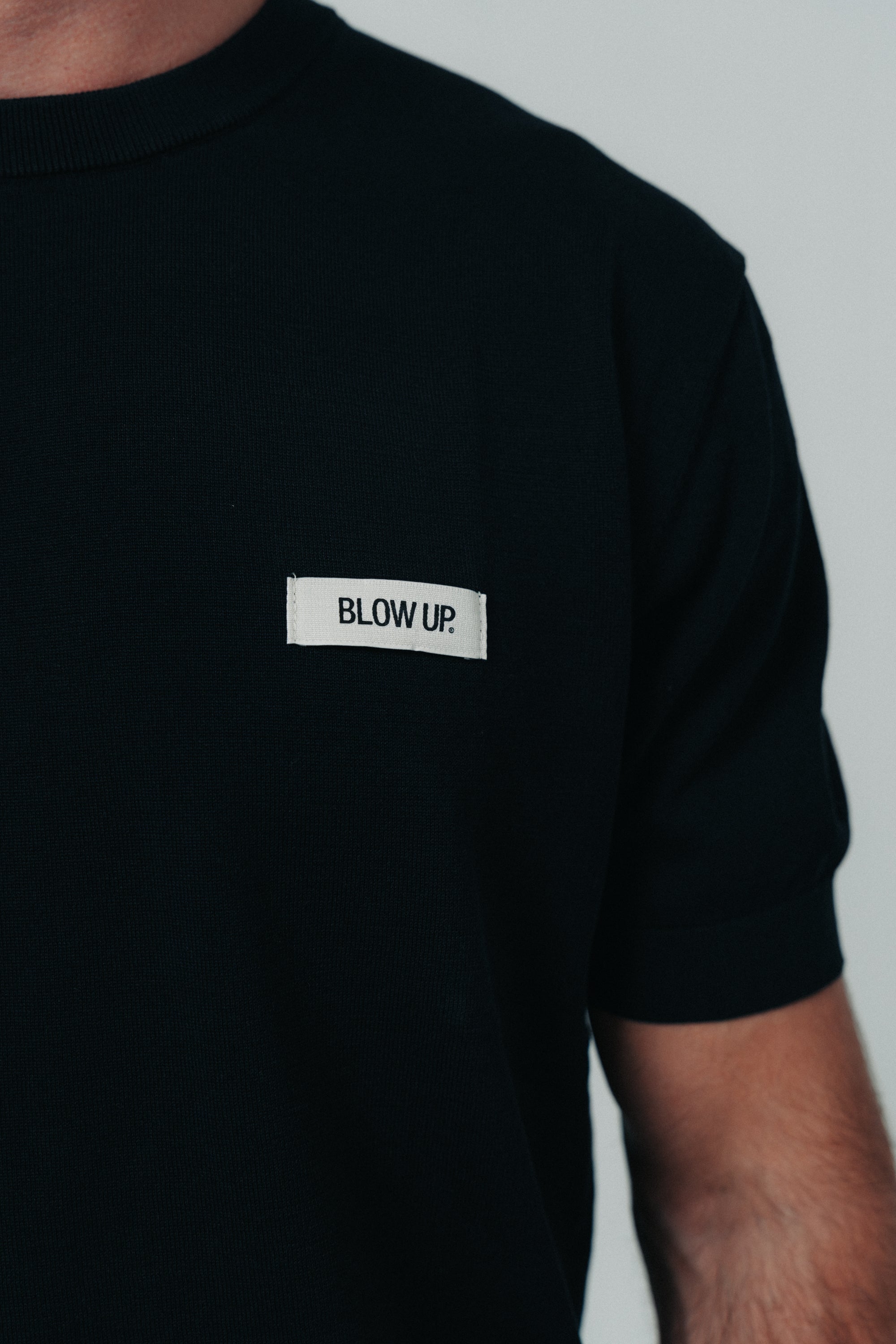 CT1-1100 - BLACK KNITTED T-SHIRT