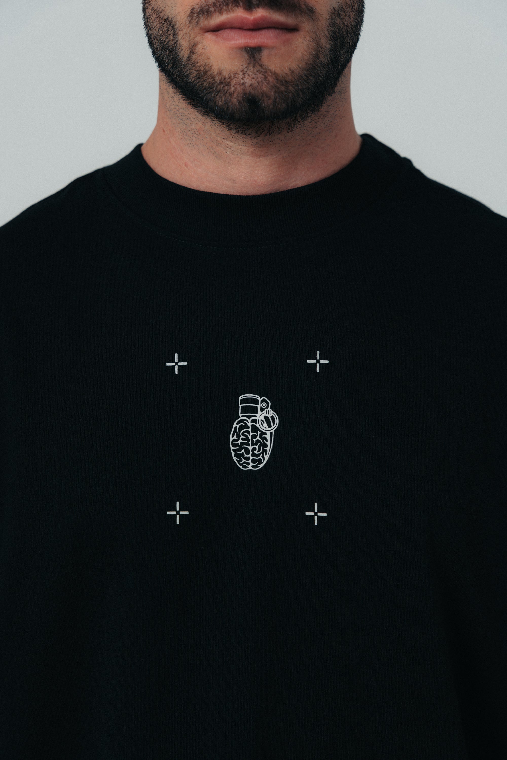 CLF6-1100 - BLACK CLASIC FIT T-SHIRT