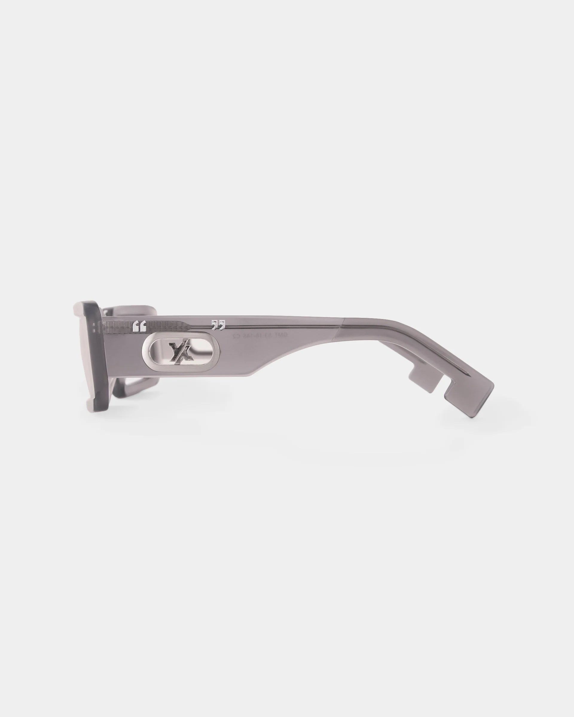 G1003 - GMT GREY