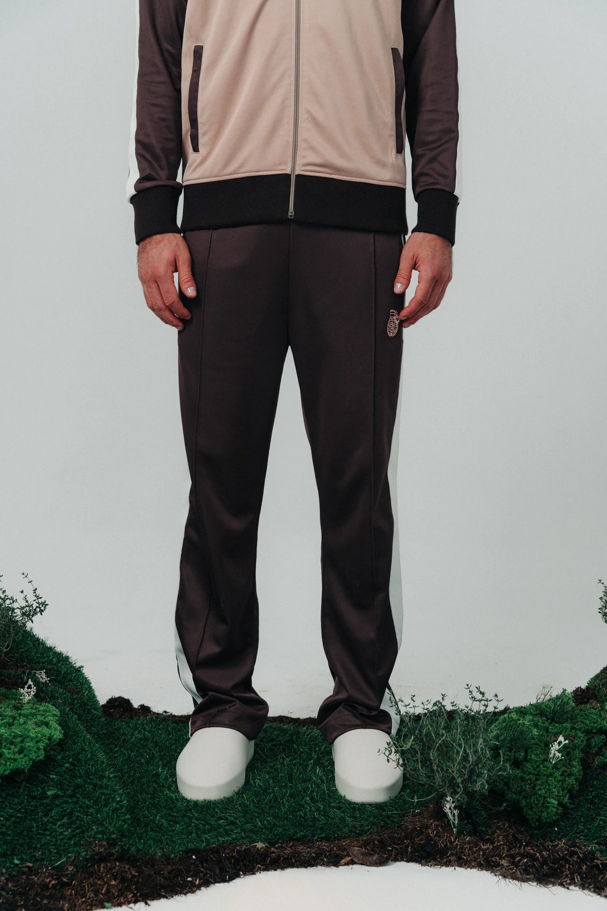SD43-9010 - BROWN TRACKSUIT PANTS