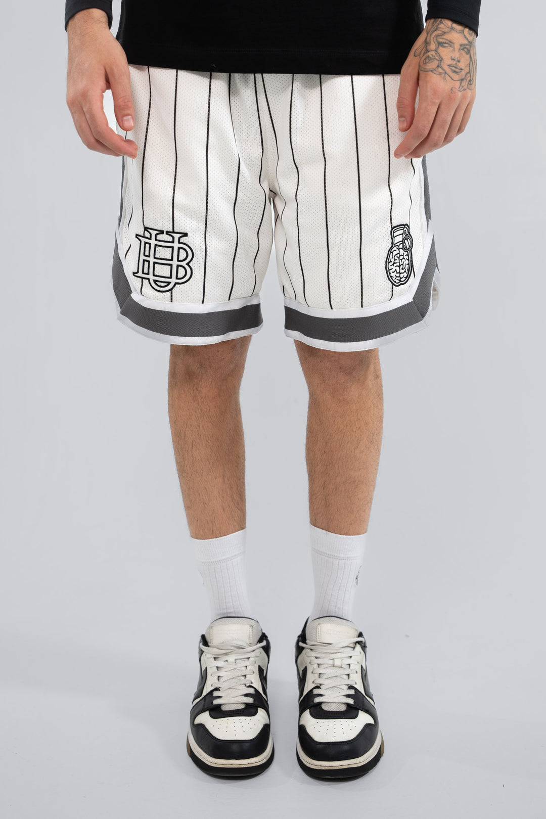 WHITE SHORT