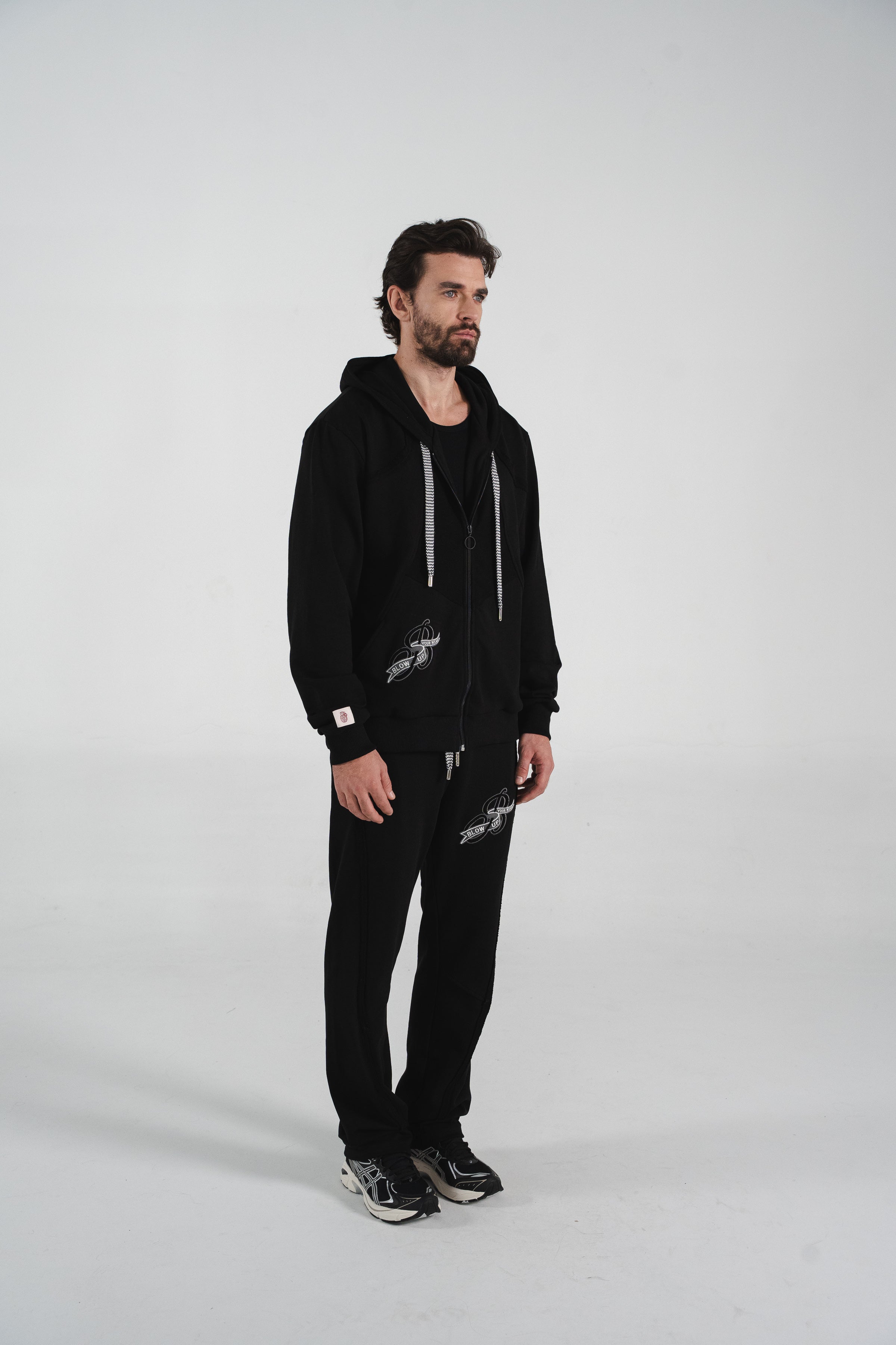 B31-1100 - TIDE BLACK HOODIE