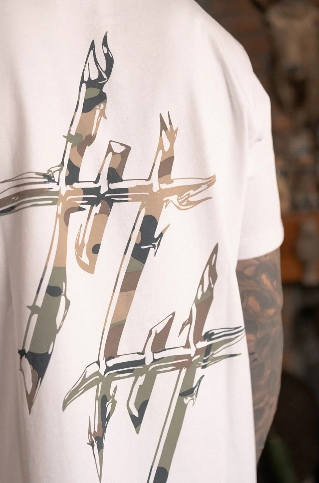CWQ9-RCAMO - CAMISETA BLANCA LOGO CAMO