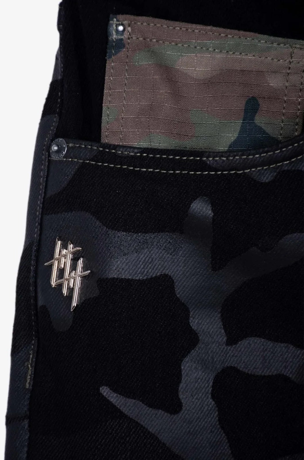 CWQ9-FLAREO - Classic Flare Jean Negro Camo