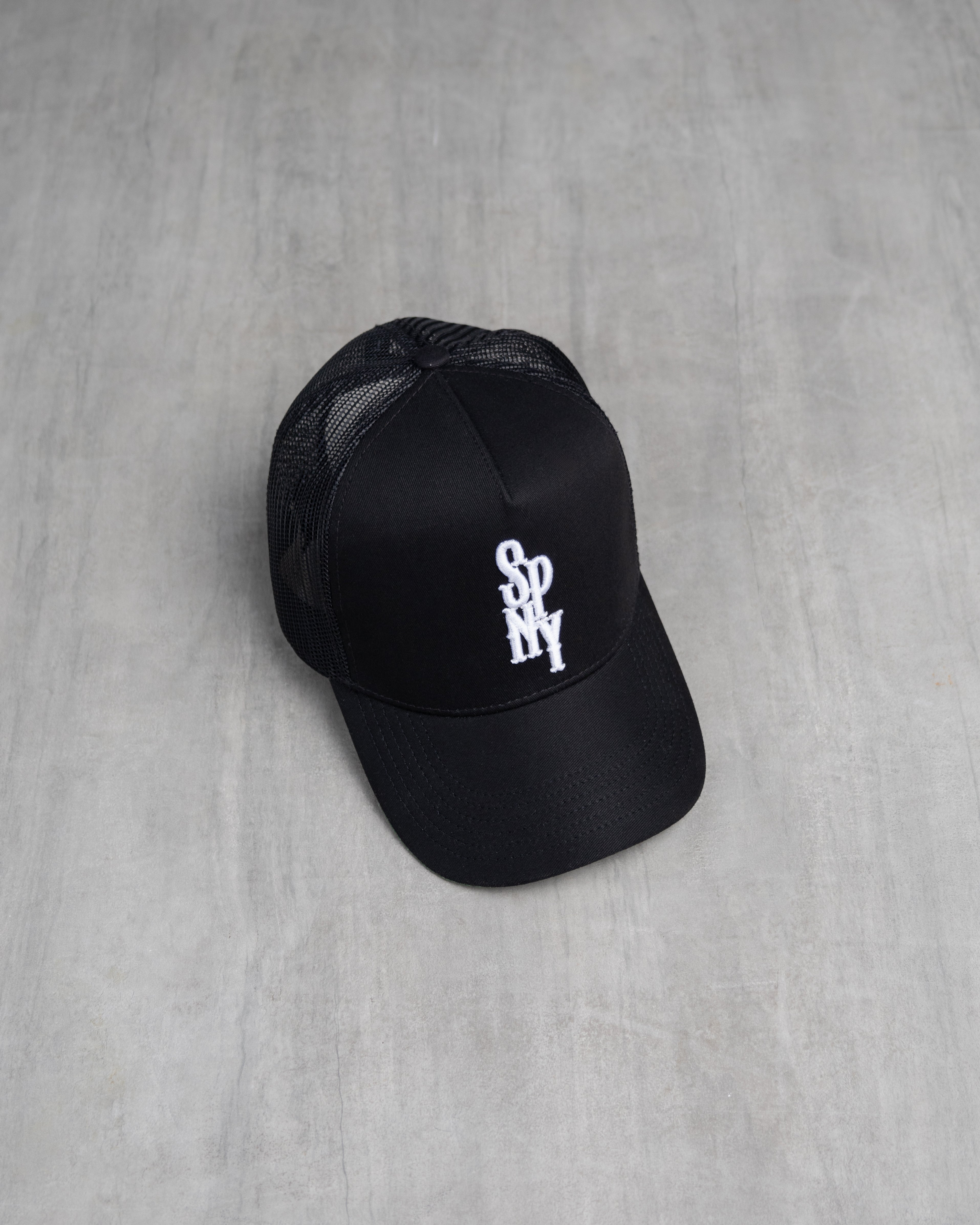 YONKERS033 - GORRA NEGRA LOGO BLANCO FRON